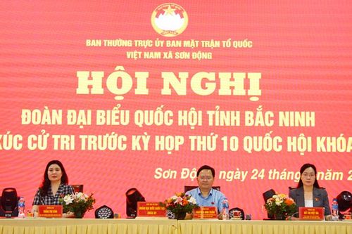 Đoàn đại biểu Quốc hội tỉnh Bắc Ninh tiếp xúc cử tri xã Sơn Động