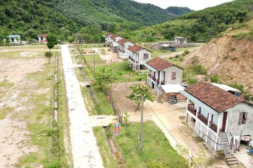 Giảm nghèo bền vững cho người Chứt ở Rào Tre