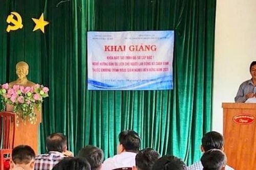 Đào tạo nghề Hướng dẫn du lịch cho lao động làng Canh Tiến, Gia Lai