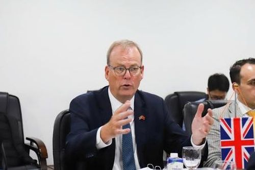 Việt Nam sắp đón làn sóng 6,5 tỷ USD vốn tín dụng từ Anh: Thời cơ vàng cho năng lượng tái tạo và hạ tầng xanh