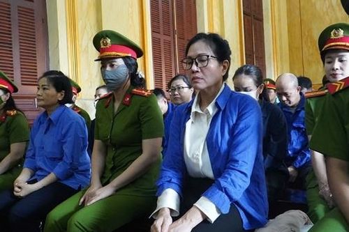 Xét xử cựu Tổng giám đốc Công ty Vàng bạc đá quý Sài Gòn Lê Thúy Hằng và các đồng phạm