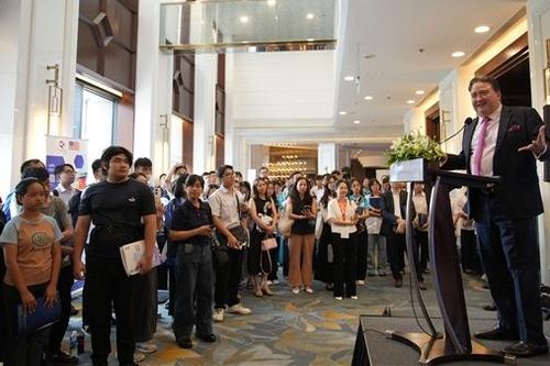 Đại sứ quán Hoa Kỳ gợi ý kênh thông tin chính thống để du học sinh tránh bị lừa đảo