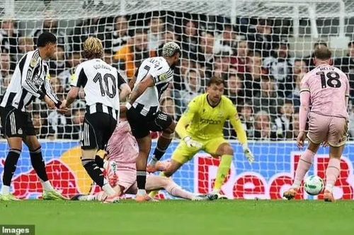 Newcastle khởi đầu thuận lợi hành trình bảo vệ Carabao Cup