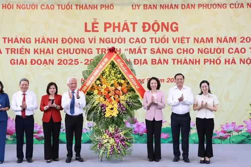 Quan tâm chăm lo cho người cao tuổi
