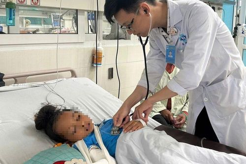 Té ngã khi đang chơi với bạn, bé gái bị chấn thương thận, lách vỡ thành nhiều mảnh, nguy hiểm tính mạng