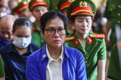 Cựu Tổng Giám đốc SJC Lê Thúy Hằng và 15 đồng phạm hầu tòa