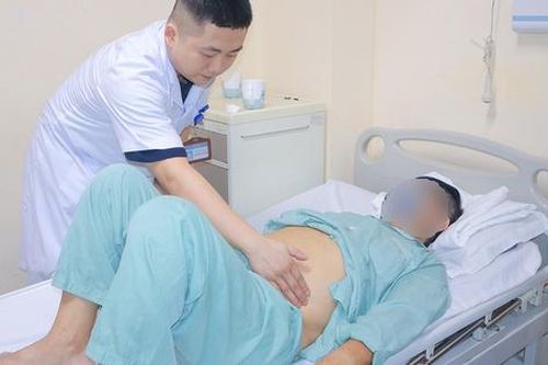 Người đàn ông 77 tuổi được giải thoát khỏi 'căn bệnh khó nói' hành hạ trong nhiều năm