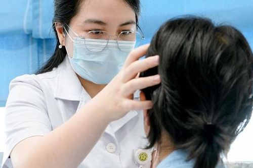 Người phụ nữ 29 tuổi ở Hà Nội nhập viện gấp sau khi tẩy nốt ruồi ở chỗ người quen