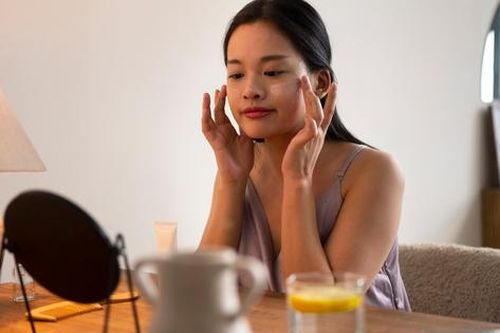 Thức khuya mấy đêm thì da bắt đầu lão hóa nhanh chóng?