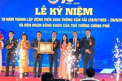 Bệnh viện Giao thông vận tải nhận bằng khen của Thủ tướng Chính phủ