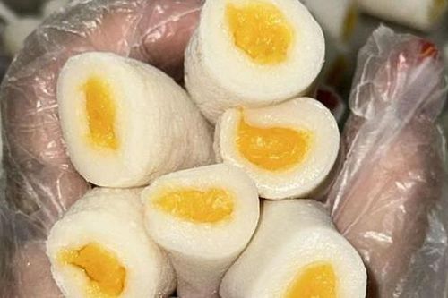 'Bánh Trung thu lòng se điếu', bánh nướng nhân cốm xào gây 'sốt' mạng xã hội