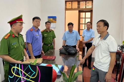 Gây sức ép với nhà thầu để chiếm đoạt tiền