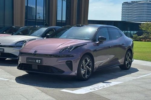Lynk & Co 07 EM-P bản nâng cấp ra mắt, giá dưới 20.000 USD