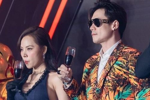 Ngô Lan Hương hát ở sự kiện nhà cái