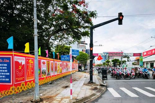Đẩy mạnh tuyên truyền cổ động trực quan chào mừng Đại hội Đảng bộ tỉnh An Giang