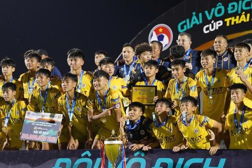 HLV U17 Việt Nam giúp đội trẻ của bầu Hiển vô địch U17 quốc gia