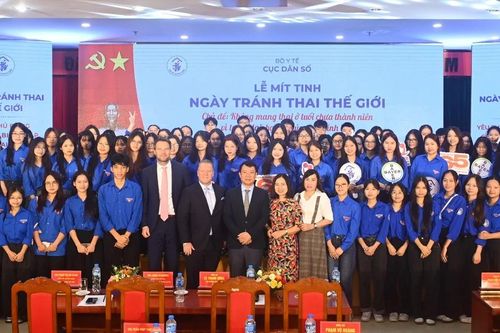 Vấn đề mang thai tuổi vị thành niên tại Việt Nam còn nhiều lo ngại