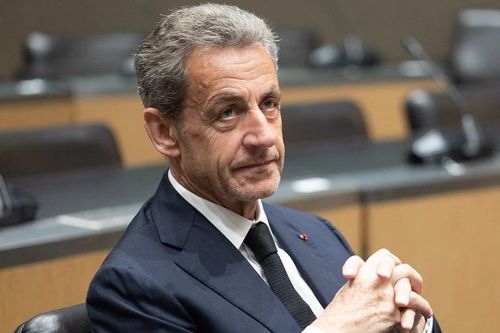 Vì sao cựu Tổng thống Pháp Sarkozy bị kết án 5 năm tù?