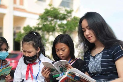 Cô giáo trẻ mang văn hóa K'Ho vào bài giảng