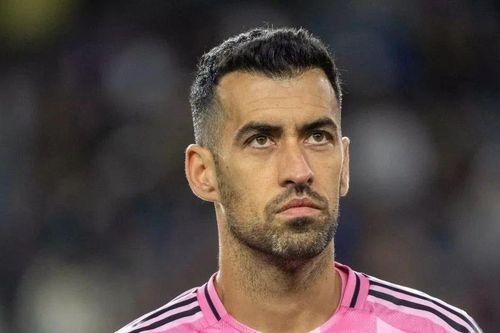 Busquets tuyên bố treo giày