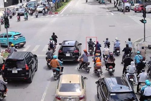 Đề xuất lắp đặt camera AI tại ngã tư trọng điểm ở Hà Nội để trị bệnh 'đi ẩu'