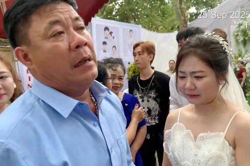 20 năm 'gà trống nuôi con', ông bố Nghệ An bật khóc tiễn con gái về nhà chồng