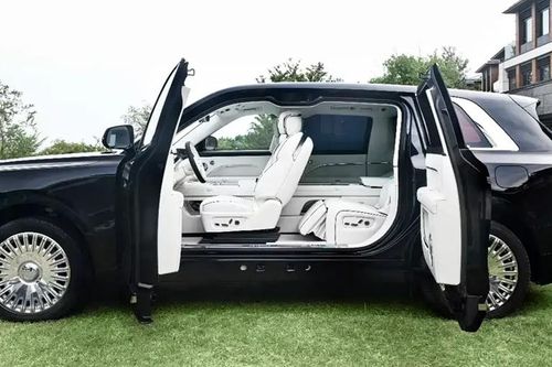 Tập đoàn Trung Quốc ra mắt mẫu xe 'nhái' Rolls-Royce Cullinan gây tranh cãi