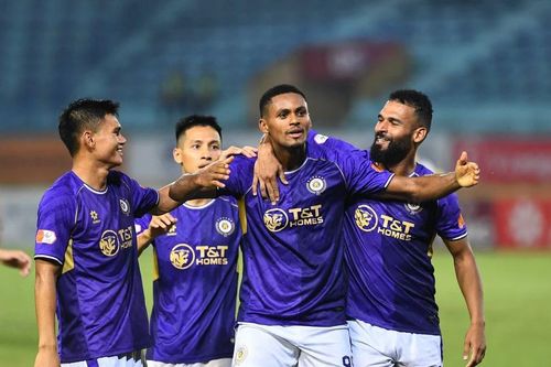 Ngoại binh tỏa sáng, Hà Nội FC ngược dòng giành chiến thắng đầu tiên ở V-League