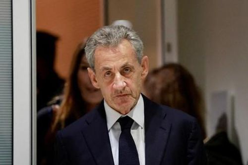 Cựu Tổng thống Pháp Sarkozy lãnh án 5 năm tù
