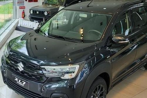 Suzuki XL7 Hybrid phiên bản Black Edition xuất hiện tại đại lý