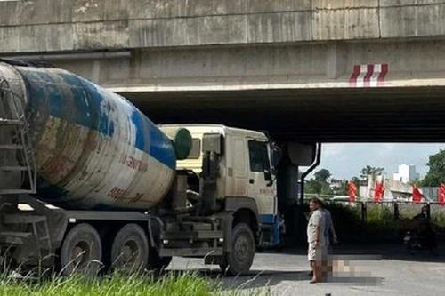 Tài xế xe bồn cố tình kéo lê nữ sinh bị khởi tố tội Giết người
