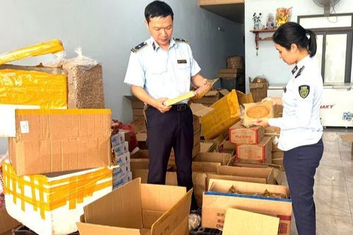 Trước Tết Trung thu, Quản lý thị trường liên tục thu giữ bánh không rõ nguồn gốc