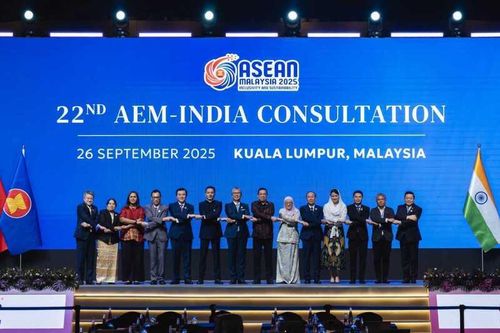 Thứ trưởng Nguyễn Sinh Nhật Tân dự Hội nghị Bộ trưởng Kinh tế ASEAN với đối tác