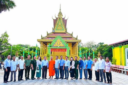 Thăm chùa Xẻo Cạn
