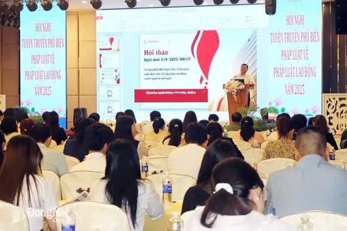 Tuyên truyền, phổ biến pháp luật về lao động, việc làm và đối thoại với doanh nghiệp