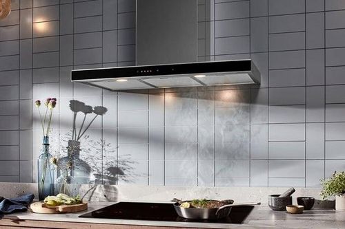 Chọn máy hút mùi âm tủ hay áp tường để phù hợp gian bếp Việt?