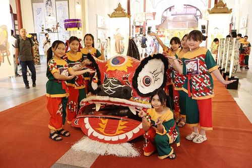 Trải nghiệm Tết Trung thu truyền thống tại phố cổ Hà Nội