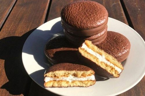 Ăn vụng hai chiếc bánh trong ca trực, nam bảo vệ không ngờ phải ra tòa và có nguy cơ mất việc