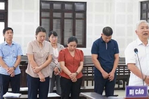 Giám đốc cảng vụ hàng hải và cấp dưới lập khống hồ sơ rút tiền ngân sách