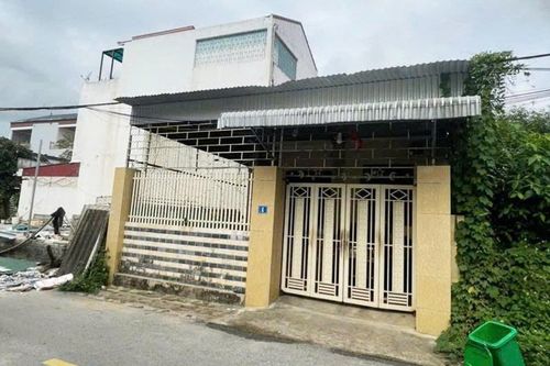 Giải cứu người đàn ông ôm 3 bình gas định tự tử