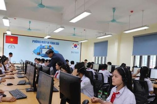 Trường THCS An Phú tiếp nhận phòng máy tính tài trợ trị giá 650 triệu đồng