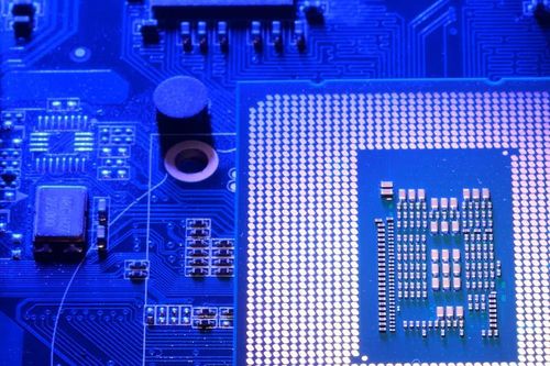 Tổng thống Mỹ muốn đánh thuế trên từng con chip