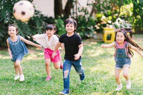 Làm cách nào để con không bị cô lập?