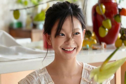 'Nàng thơ' gây phẫn nộ vì khen chồng giống Hứa Quang Hán