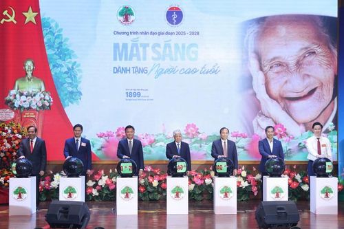 Phát động Tháng hành động vì người cao tuổi và chương trình 'Mắt sáng cho người cao tuổi'