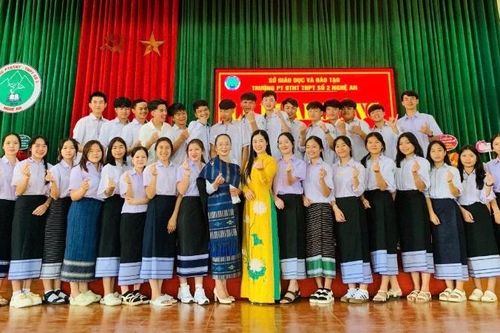 Nghệ An tiếp nhận lưu học sinh Lào sang học Chương trình giáo dục trung học phổ thông