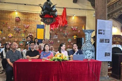'Trăng ta': Tái hiện trung thu xưa
