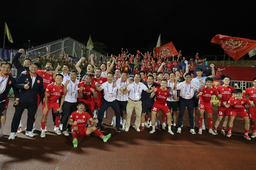 Câu lạc bộ Công an TP Hồ Chí Minh chiếm ngôi đầu V-League