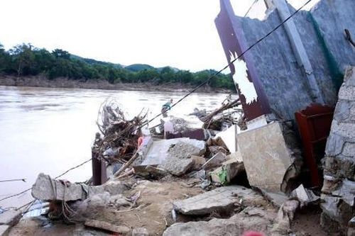 Miền Tây Nghệ An sạt lở đất nghiêm trọng, người dân sống trong bất an