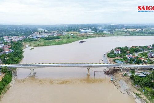 Cầu Phong Châu mới trước ngày khánh thành